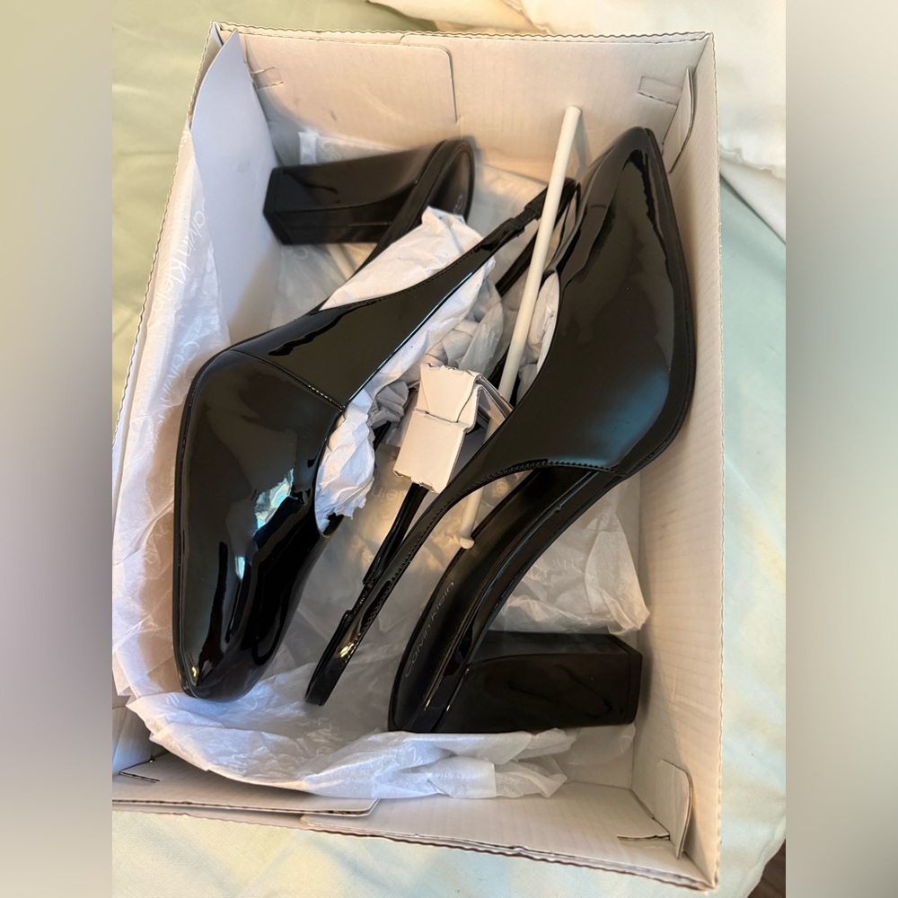 NIB CALVIN KLEIN Black Patent Slingback Block Heel Pumps - Women Shoes Size 8.5 - Picture 3 of 8